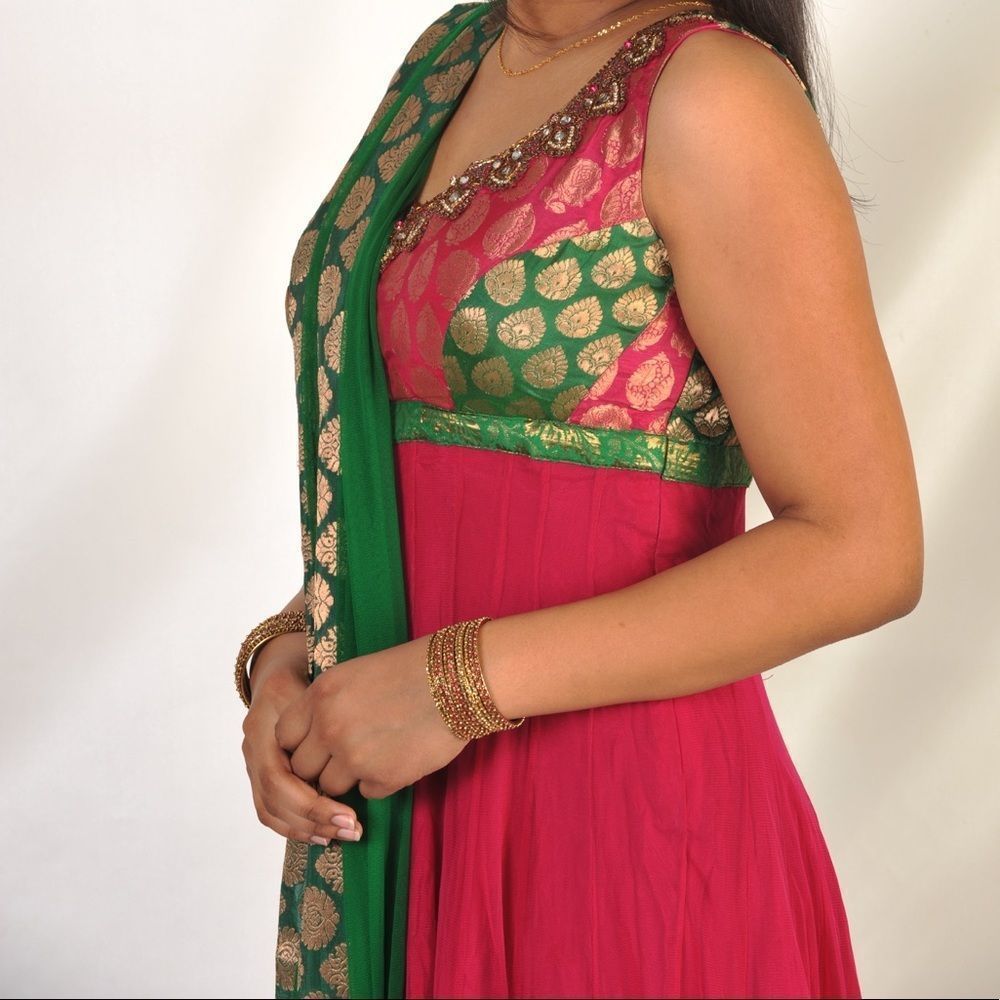 Salwar Kameez - Picture 1 of 6